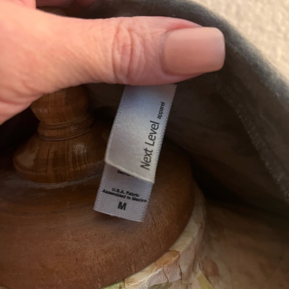 Women’s long sleeve gray hoodie, size medium - Picture 4 of 4